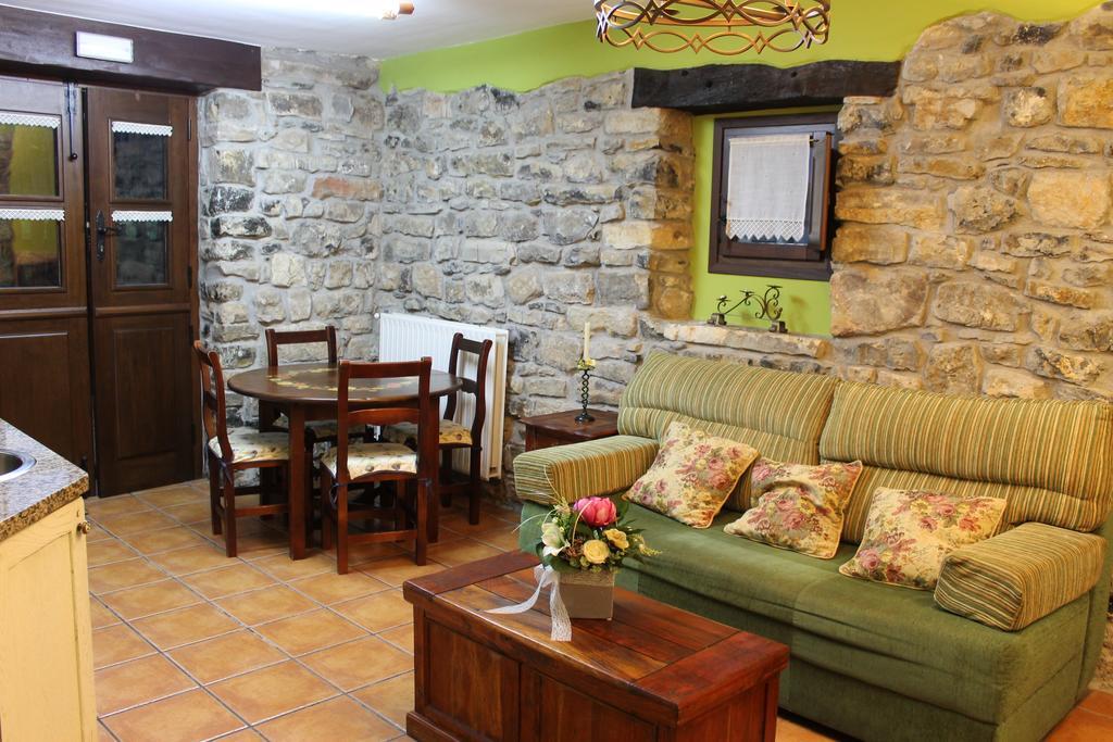 Rodiles Rural Apartment Selorio